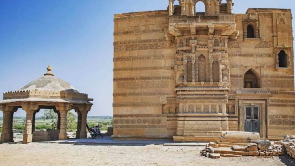 Close-up of Makli tomb stone carving patterns